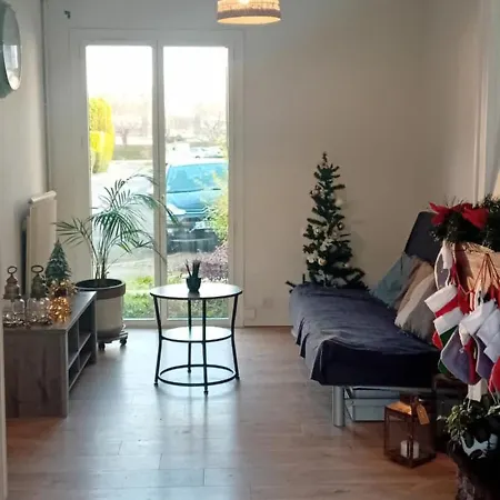 Maison Indiv 2 Et Coin Salon Holiday home Le Vaudreuil