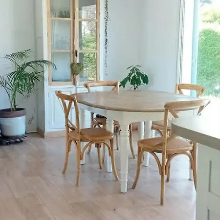Maison Indiv 2 Et Coin Salon Holiday home Le Vaudreuil
